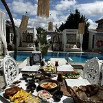 Ala Hotel